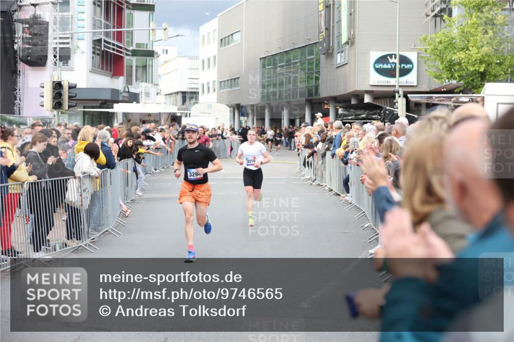 12.06.2026 - Holstenköstenlauf Andreas Tolksdorf http://msf.ph/oto/9746565 12.06.2026 19:43:58 Laufen 329, 3210 meine-sportfotos.de