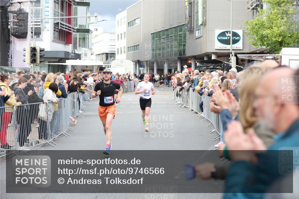 12.06.2026 - Holstenköstenlauf Andreas Tolksdorf http://msf.ph/oto/9746566 12.06.2026 19:43:58 Laufen 3294, 3210 meine-sportfotos.de
