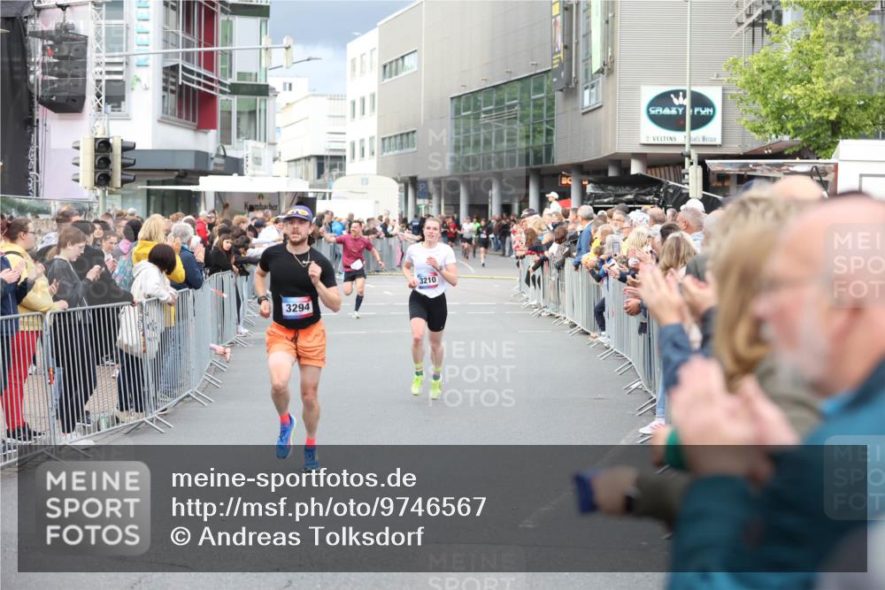 12.06.2026 - Holstenköstenlauf Andreas Tolksdorf http://msf.ph/oto/9746567 12.06.2026 19:43:59 Laufen 3294, 3210 meine-sportfotos.de