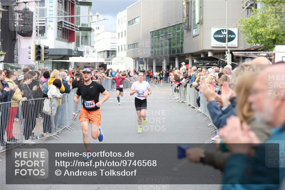 12.06.2026 - Holstenköstenlauf Andreas Tolksdorf http://msf.ph/oto/9746568 12.06.2026 19:43:59 Laufen 3294, 3210 meine-sportfotos.de