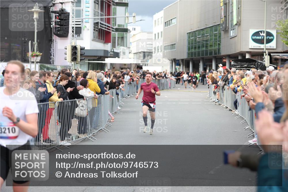 12.06.2026 - Holstenköstenlauf Andreas Tolksdorf http://msf.ph/oto/9746573 12.06.2026 19:44:02 Laufen 3210 meine-sportfotos.de