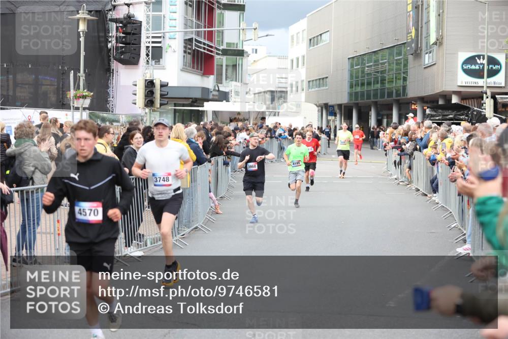 12.06.2026 - Holstenköstenlauf Andreas Tolksdorf http://msf.ph/oto/9746581 12.06.2026 19:44:15 Laufen 4570, 3748, 3968, 4195 meine-sportfotos.de