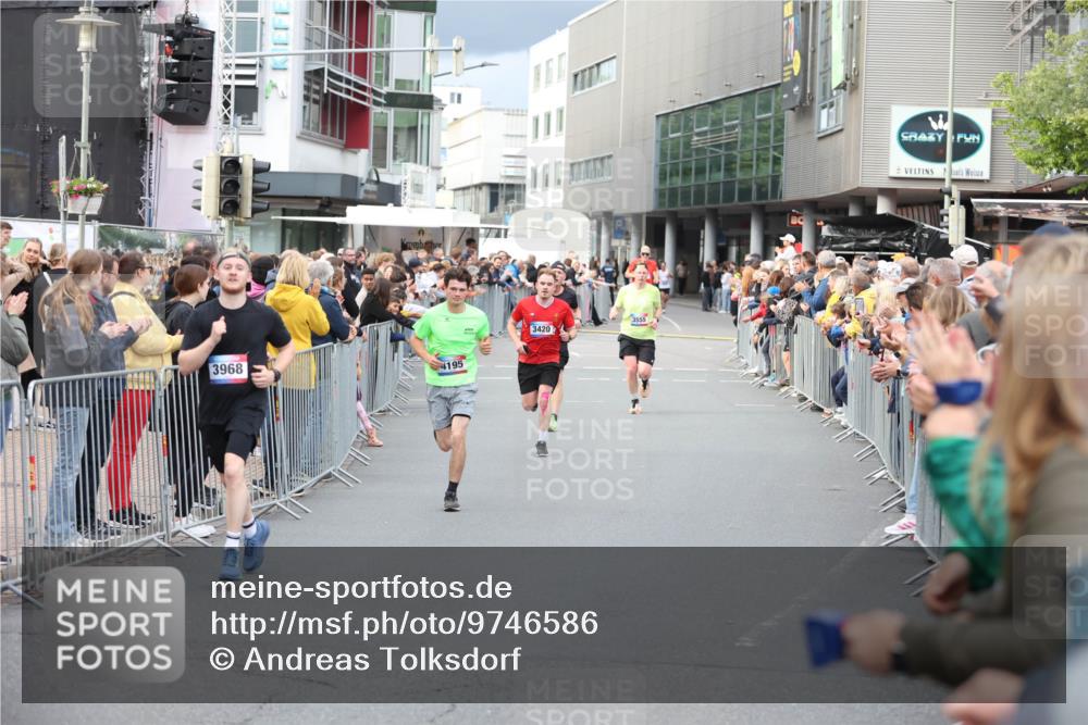 12.06.2026 - Holstenköstenlauf Andreas Tolksdorf http://msf.ph/oto/9746586 12.06.2026 19:44:17 Laufen 3968, 4195, 3420, 3555 meine-sportfotos.de