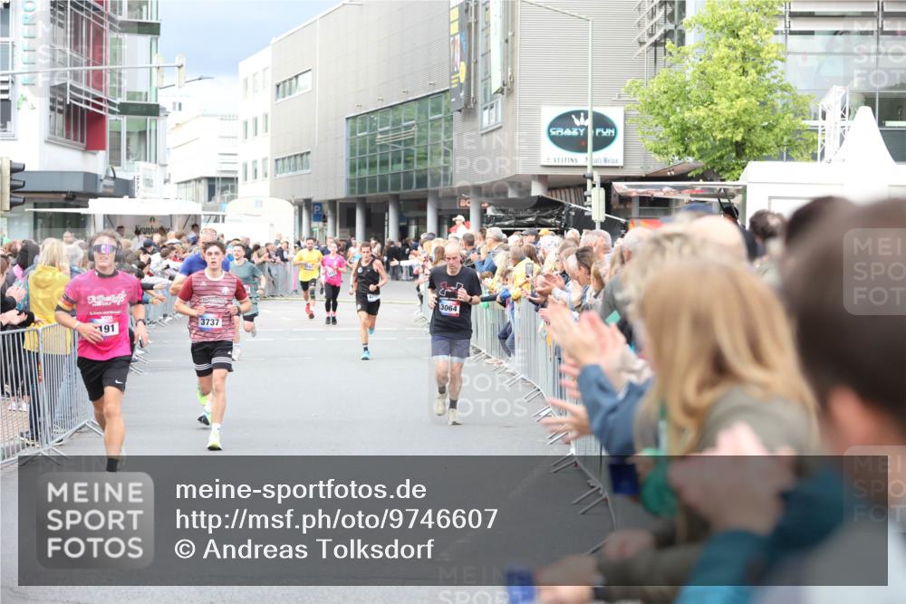 12.06.2026 - Holstenköstenlauf Andreas Tolksdorf http://msf.ph/oto/9746607 12.06.2026 19:44:56 Laufen 191, 3737, 3064 meine-sportfotos.de
