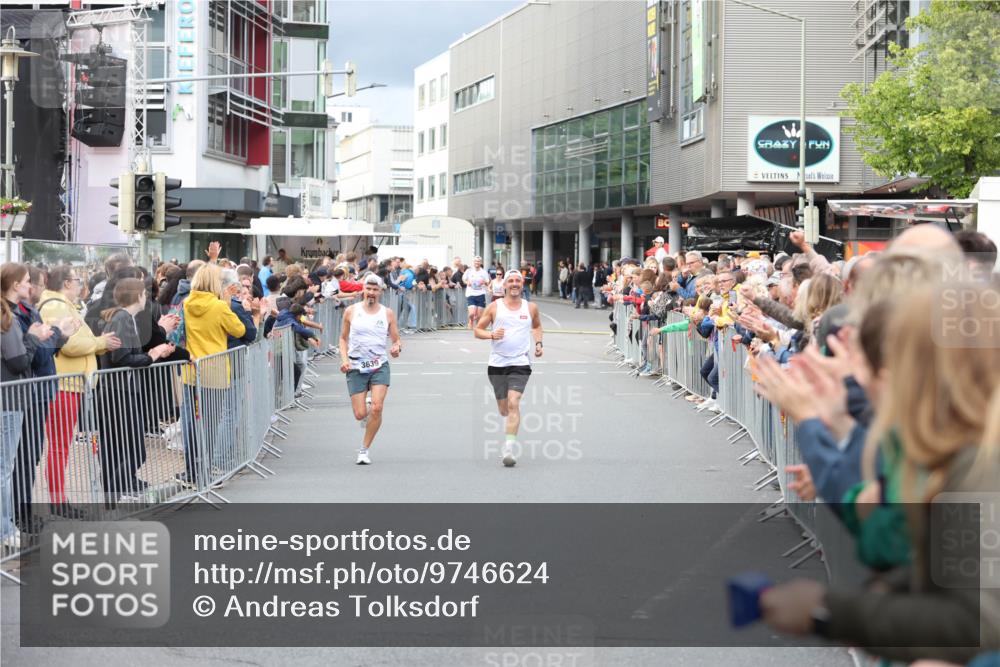 12.06.2026 - Holstenköstenlauf Andreas Tolksdorf http://msf.ph/oto/9746624 12.06.2026 19:45:12 Laufen 3639 meine-sportfotos.de