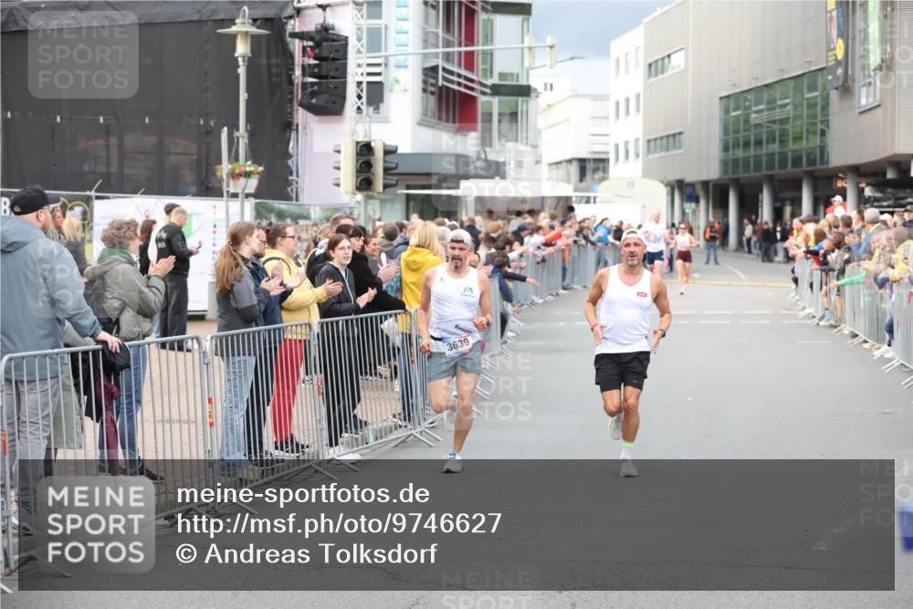 12.06.2026 - Holstenköstenlauf Andreas Tolksdorf http://msf.ph/oto/9746627 12.06.2026 19:45:13 Laufen 3639 meine-sportfotos.de