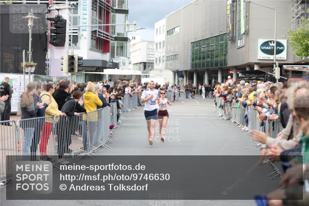 12.06.2026 - Holstenköstenlauf Andreas Tolksdorf http://msf.ph/oto/9746630 12.06.2026 19:45:19 Laufen 3295, 4515 meine-sportfotos.de
