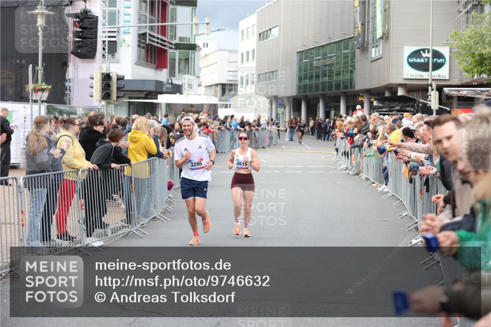 12.06.2026 - Holstenköstenlauf Andreas Tolksdorf http://msf.ph/oto/9746632 12.06.2026 19:45:21 Laufen 3295, 4515 meine-sportfotos.de