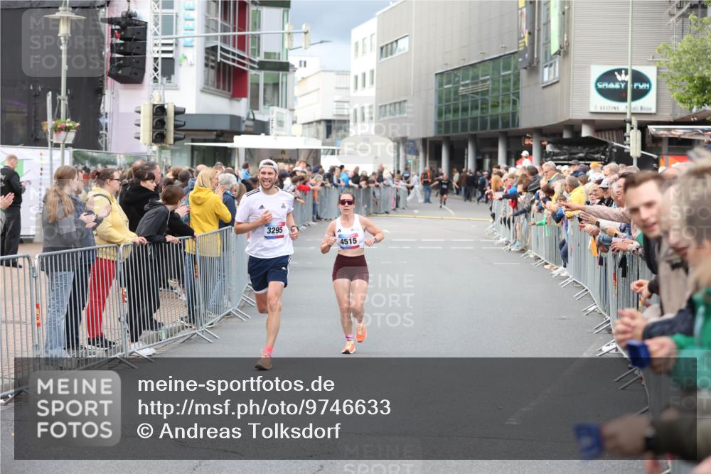 12.06.2026 - Holstenköstenlauf Andreas Tolksdorf http://msf.ph/oto/9746633 12.06.2026 19:45:21 Laufen 3295, 4515 meine-sportfotos.de