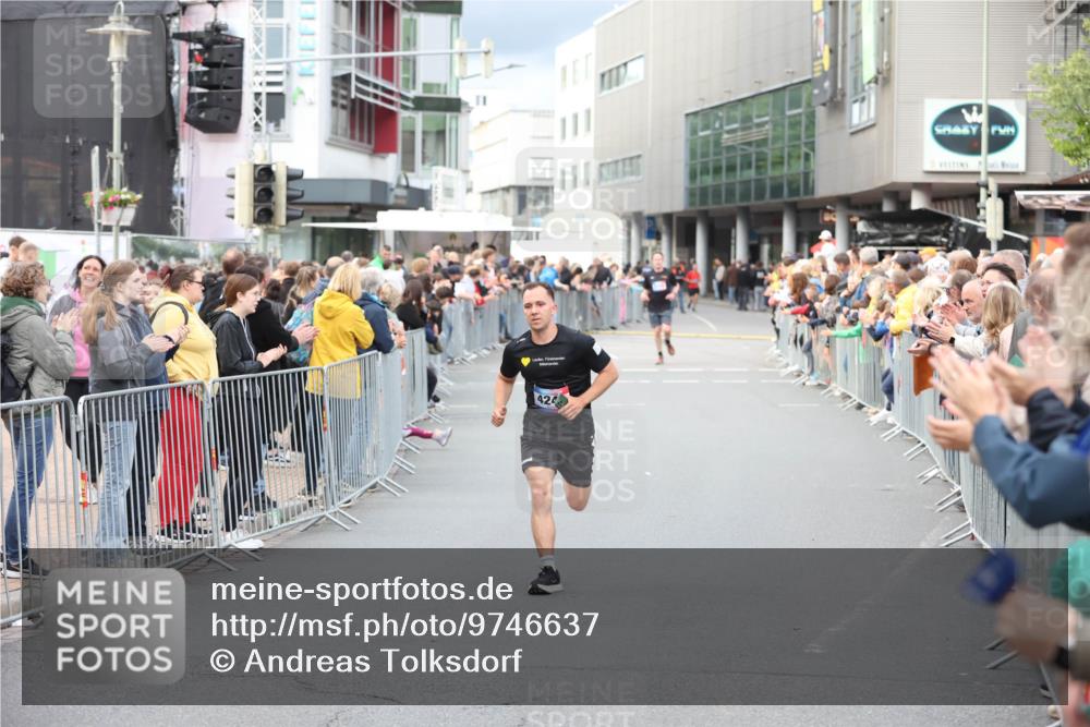 12.06.2026 - Holstenköstenlauf Andreas Tolksdorf http://msf.ph/oto/9746637 12.06.2026 19:45:35 Laufen 424 meine-sportfotos.de