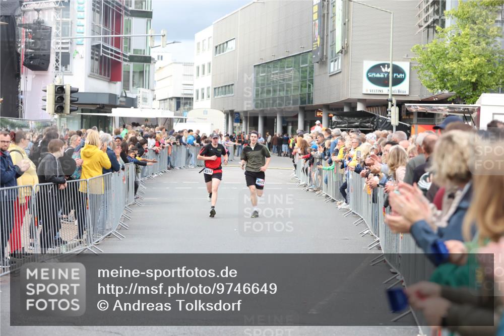 12.06.2026 - Holstenköstenlauf Andreas Tolksdorf http://msf.ph/oto/9746649 12.06.2026 19:45:57 Laufen 4314, 4573 meine-sportfotos.de