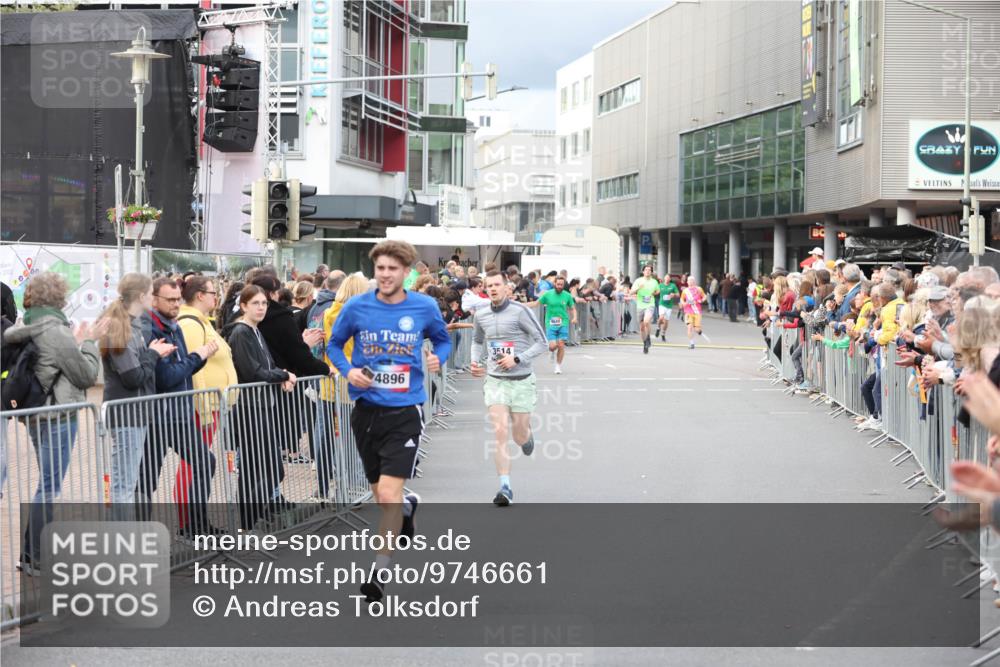 12.06.2026 - Holstenköstenlauf Andreas Tolksdorf http://msf.ph/oto/9746661 12.06.2026 19:46:16 Laufen 4896, 3514, 4648 meine-sportfotos.de