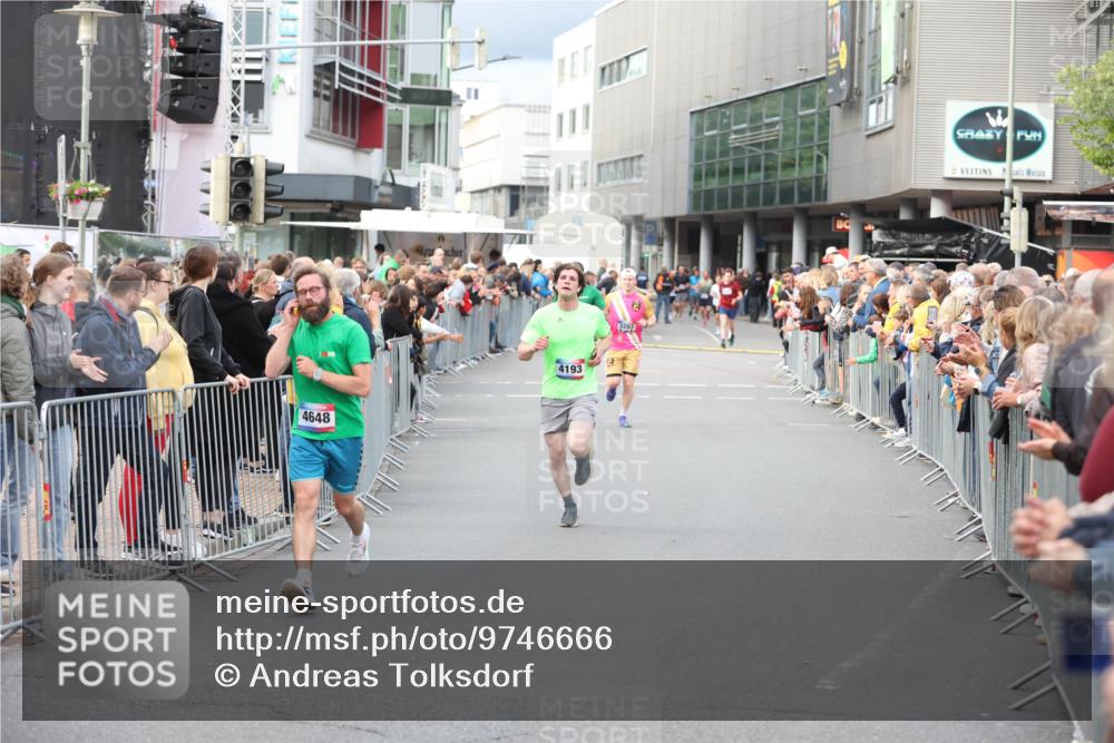 12.06.2026 - Holstenköstenlauf Andreas Tolksdorf http://msf.ph/oto/9746666 12.06.2026 19:46:24 Laufen 4648, 4193, 3203 meine-sportfotos.de