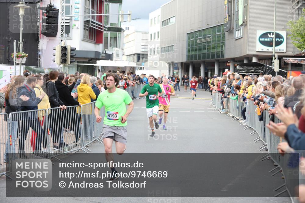 12.06.2026 - Holstenköstenlauf Andreas Tolksdorf http://msf.ph/oto/9746669 12.06.2026 19:46:26 Laufen 4193, 4163, 3203 meine-sportfotos.de