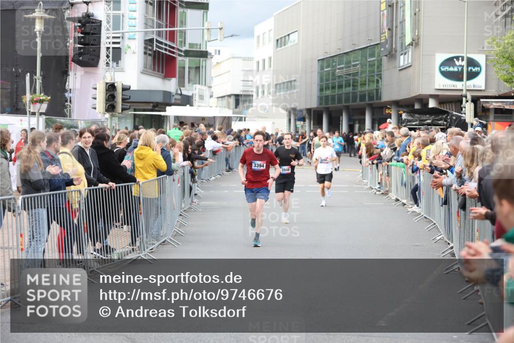 12.06.2026 - Holstenköstenlauf Andreas Tolksdorf http://msf.ph/oto/9746676 12.06.2026 19:46:35 Laufen 3394, 3948, 3290 meine-sportfotos.de