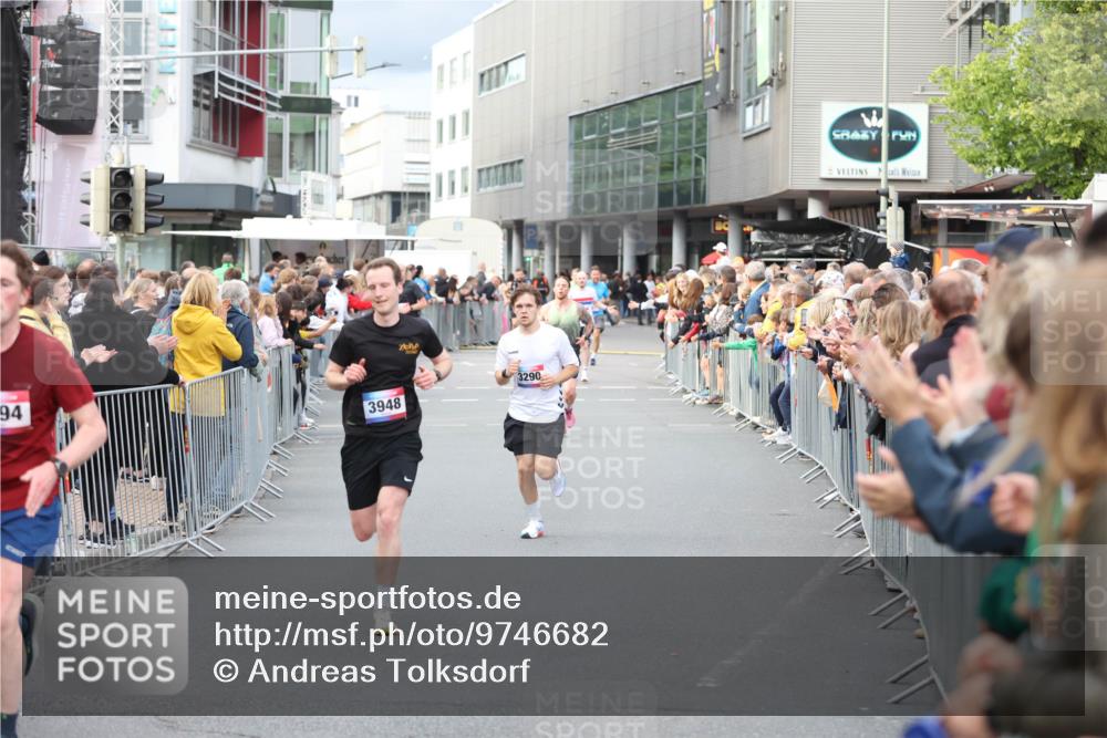 12.06.2026 - Holstenköstenlauf Andreas Tolksdorf http://msf.ph/oto/9746682 12.06.2026 19:46:38 Laufen 94, 3948, 3290 meine-sportfotos.de