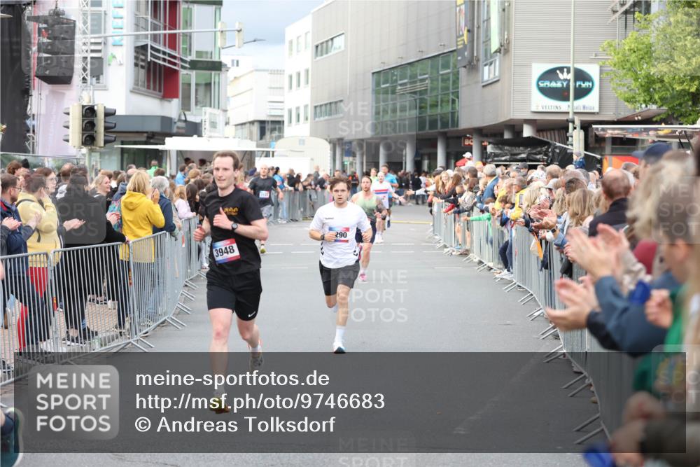 12.06.2026 - Holstenköstenlauf Andreas Tolksdorf http://msf.ph/oto/9746683 12.06.2026 19:46:38 Laufen 3948, 290 meine-sportfotos.de