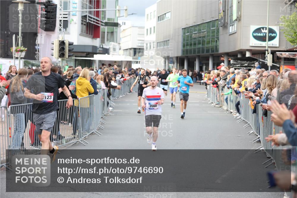 12.06.2026 - Holstenköstenlauf Andreas Tolksdorf http://msf.ph/oto/9746690 12.06.2026 19:46:44 Laufen 123, 3560, 2, 3617 meine-sportfotos.de