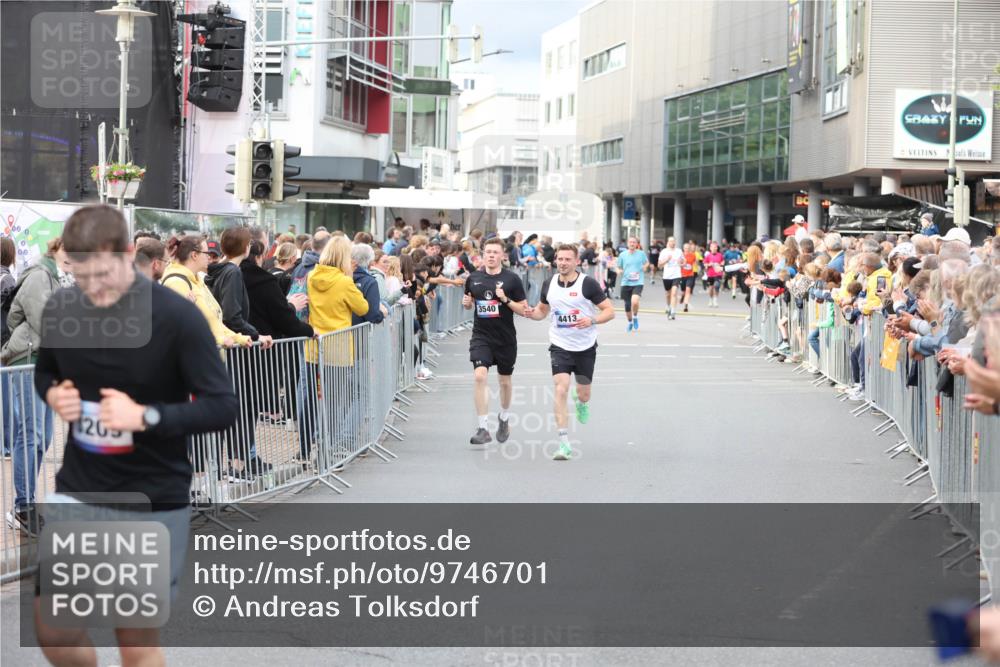 12.06.2026 - Holstenköstenlauf Andreas Tolksdorf http://msf.ph/oto/9746701 12.06.2026 19:46:53 Laufen 00, 20, 3540, 4413 meine-sportfotos.de
