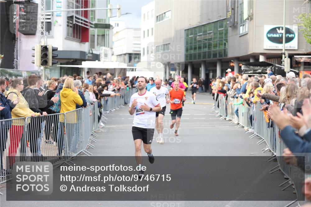 12.06.2026 - Holstenköstenlauf Andreas Tolksdorf http://msf.ph/oto/9746715 12.06.2026 19:47:03 Laufen 4620, 4656 meine-sportfotos.de