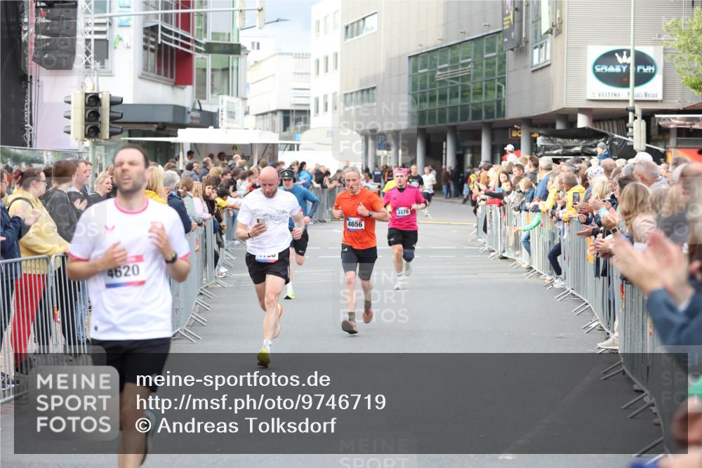 12.06.2026 - Holstenköstenlauf Andreas Tolksdorf http://msf.ph/oto/9746719 12.06.2026 19:47:04 Laufen 4620, 4656, 3378 meine-sportfotos.de