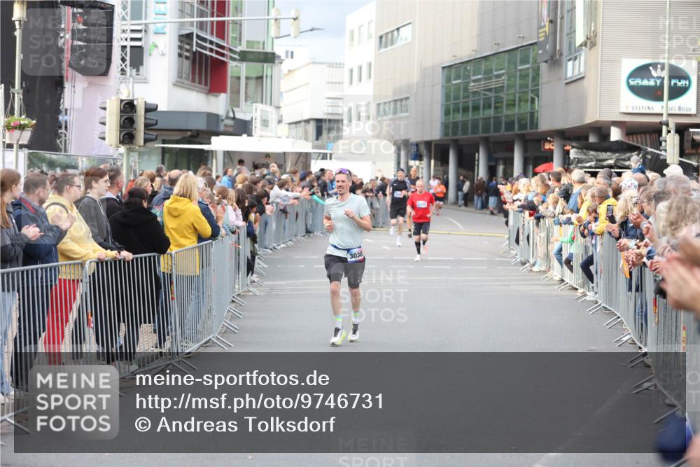 12.06.2026 - Holstenköstenlauf Andreas Tolksdorf http://msf.ph/oto/9746731 12.06.2026 19:47:17 Laufen 3038 meine-sportfotos.de