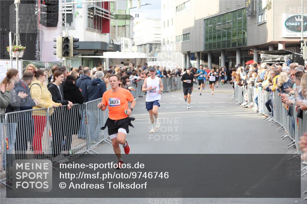 12.06.2026 - Holstenköstenlauf Andreas Tolksdorf http://msf.ph/oto/9746746 12.06.2026 19:47:33 Laufen 3823, 022, 005 meine-sportfotos.de