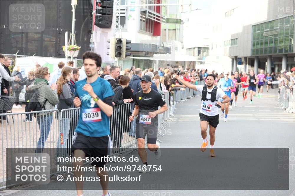 12.06.2026 - Holstenköstenlauf Andreas Tolksdorf http://msf.ph/oto/9746754 12.06.2026 19:47:42 Laufen 4675, 3039, 4247 meine-sportfotos.de
