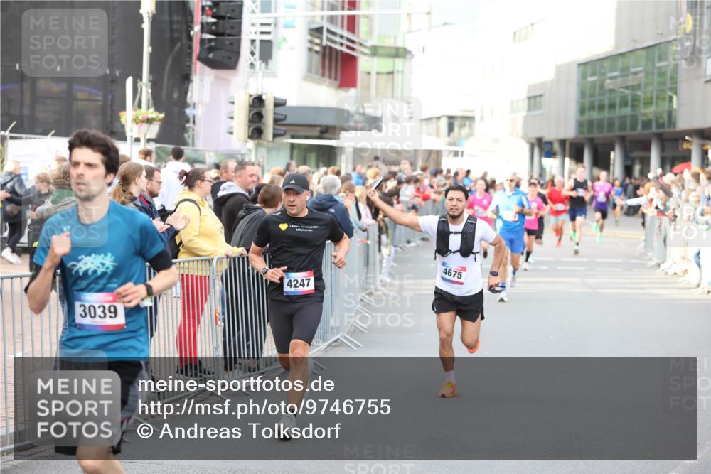 12.06.2026 - Holstenköstenlauf Andreas Tolksdorf http://msf.ph/oto/9746755 12.06.2026 19:47:42 Laufen 3039, 4247, 4675 meine-sportfotos.de