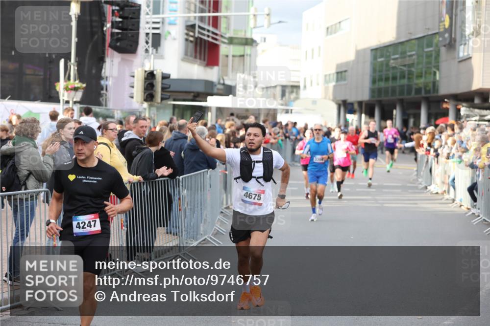 12.06.2026 - Holstenköstenlauf Andreas Tolksdorf http://msf.ph/oto/9746757 12.06.2026 19:47:43 Laufen 4675, 4247 meine-sportfotos.de