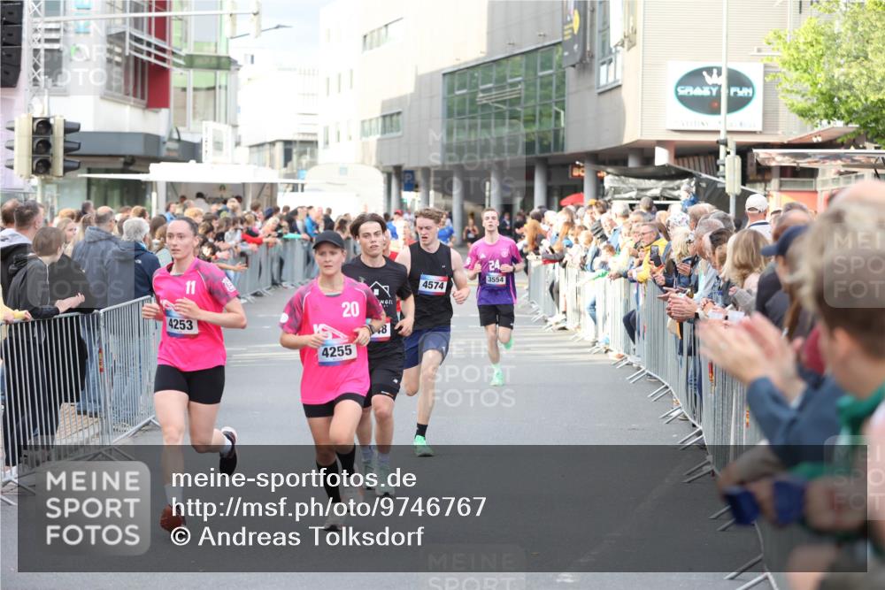 12.06.2026 - Holstenköstenlauf Andreas Tolksdorf http://msf.ph/oto/9746767 12.06.2026 19:47:48 Laufen 11, 24, 4574, 3554, 4253, 20, 20, 4255, 8 meine-sportfotos.de