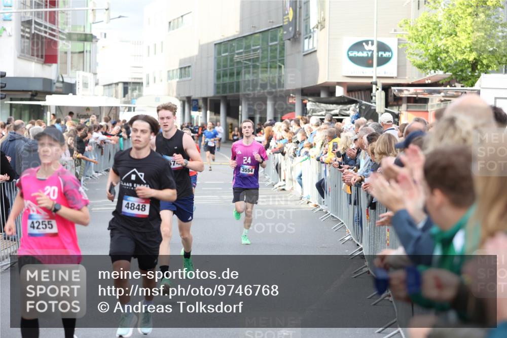 12.06.2026 - Holstenköstenlauf Andreas Tolksdorf http://msf.ph/oto/9746768 12.06.2026 19:47:49 Laufen 4255, 4848, 575, 24, 3554 meine-sportfotos.de