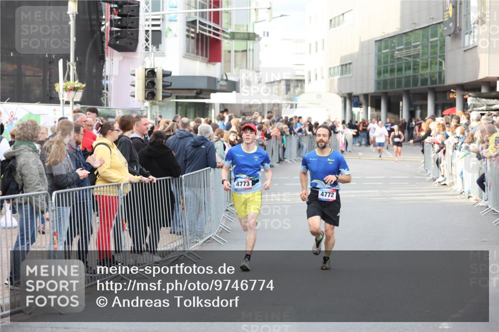 12.06.2026 - Holstenköstenlauf Andreas Tolksdorf http://msf.ph/oto/9746774 12.06.2026 19:47:56 Laufen 4773, 4772 meine-sportfotos.de