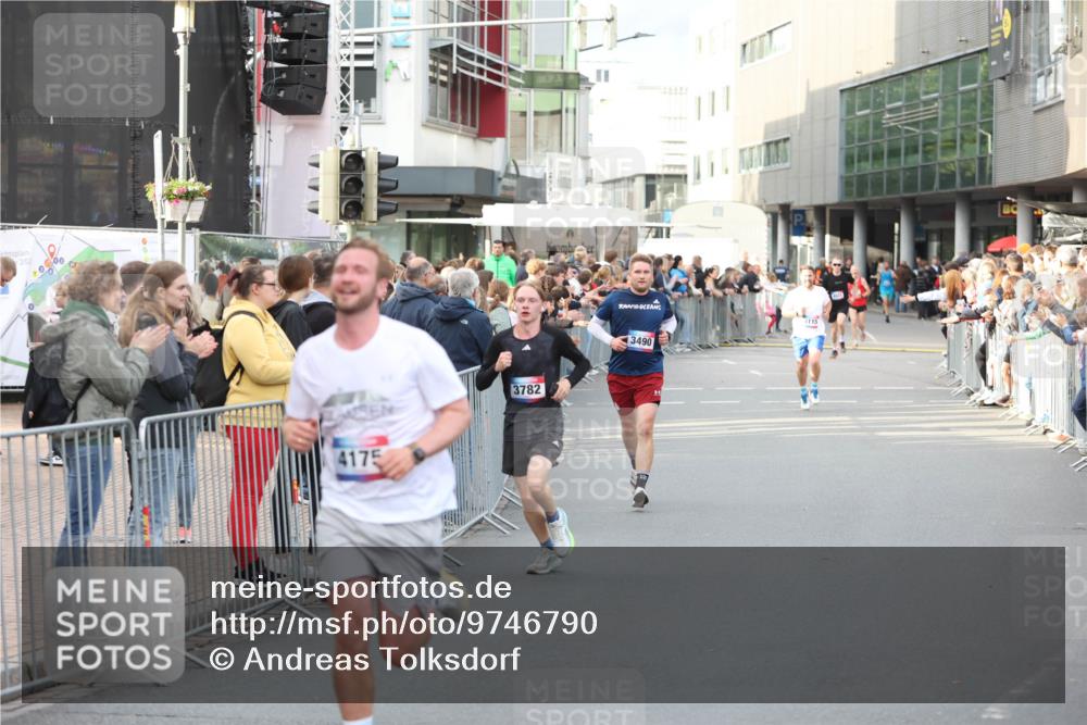 12.06.2026 - Holstenköstenlauf Andreas Tolksdorf http://msf.ph/oto/9746790 12.06.2026 19:48:13 Laufen 202, 444, 4175, 3782, 3490 meine-sportfotos.de
