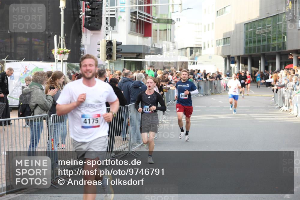 12.06.2026 - Holstenköstenlauf Andreas Tolksdorf http://msf.ph/oto/9746791 12.06.2026 19:48:13 Laufen 202, 4175, 378, 3490 meine-sportfotos.de