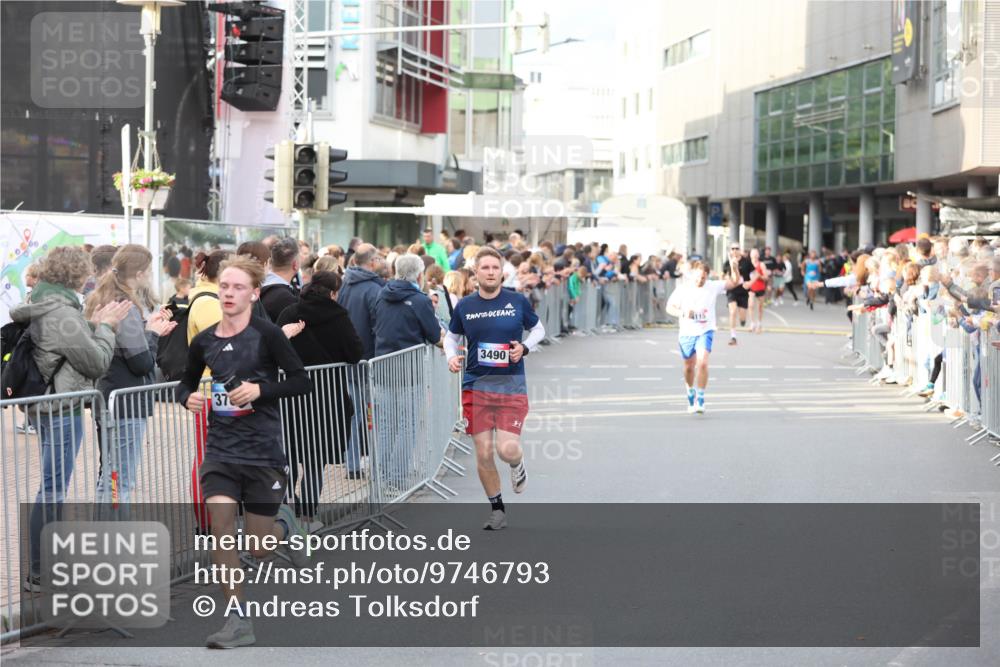 12.06.2026 - Holstenköstenlauf Andreas Tolksdorf http://msf.ph/oto/9746793 12.06.2026 19:48:14 Laufen 37, 115, 3490 meine-sportfotos.de