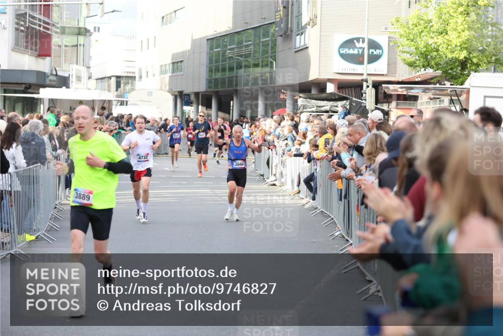 12.06.2026 - Holstenköstenlauf Andreas Tolksdorf http://msf.ph/oto/9746827 12.06.2026 19:48:50 Laufen 3889, 4732, 3693, 3044 meine-sportfotos.de