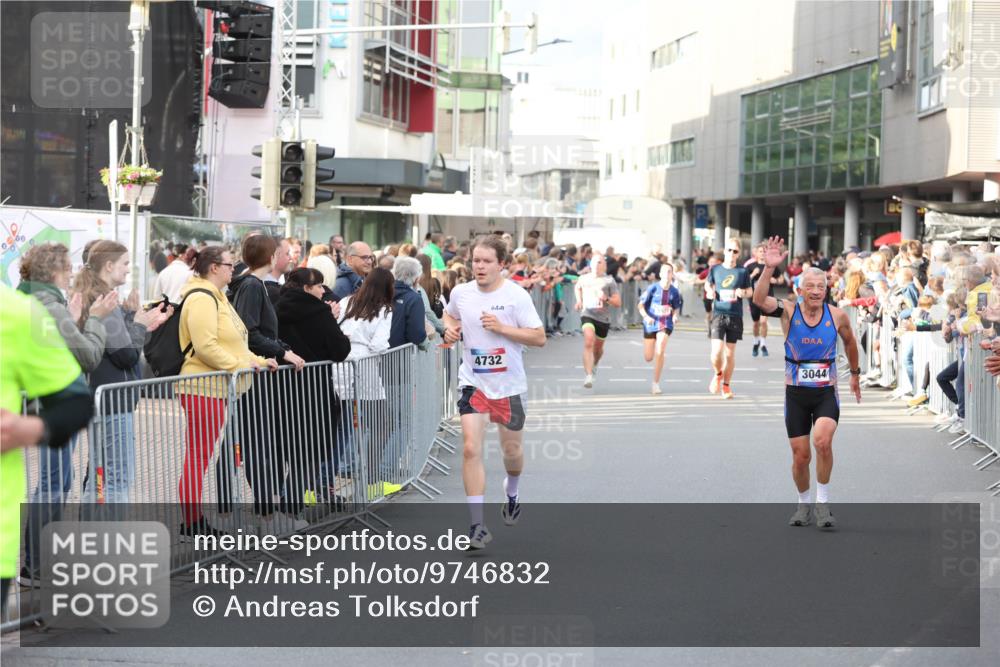 12.06.2026 - Holstenköstenlauf Andreas Tolksdorf http://msf.ph/oto/9746832 12.06.2026 19:48:52 Laufen 4732, 3044 meine-sportfotos.de