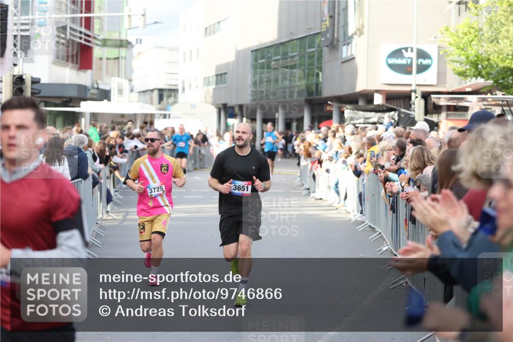 12.06.2026 - Holstenköstenlauf Andreas Tolksdorf http://msf.ph/oto/9746866 12.06.2026 19:49:13 Laufen 33, 3725, 3651 meine-sportfotos.de
