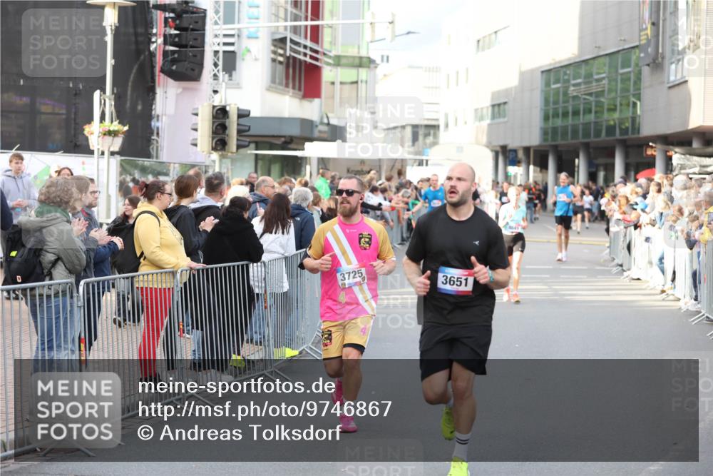 12.06.2026 - Holstenköstenlauf Andreas Tolksdorf http://msf.ph/oto/9746867 12.06.2026 19:49:14 Laufen 3725, 3651, 4649 meine-sportfotos.de