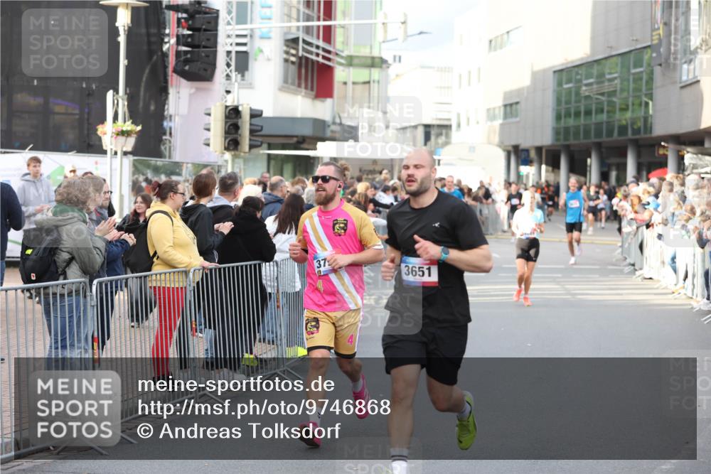 12.06.2026 - Holstenköstenlauf Andreas Tolksdorf http://msf.ph/oto/9746868 12.06.2026 19:49:14 Laufen 37, 3651 meine-sportfotos.de
