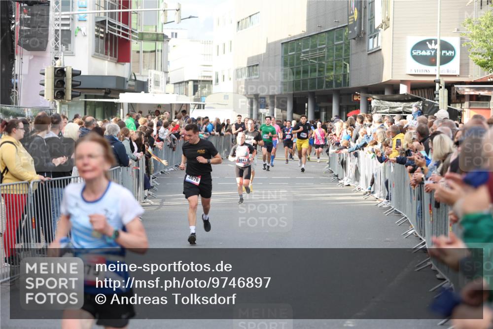 12.06.2026 - Holstenköstenlauf Andreas Tolksdorf http://msf.ph/oto/9746897 12.06.2026 19:49:35 Laufen 3875, 200, 3243, 4676, 4161 meine-sportfotos.de