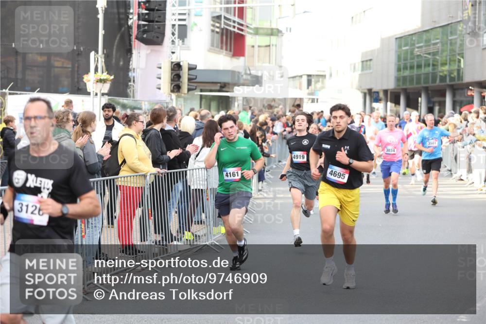 12.06.2026 - Holstenköstenlauf Andreas Tolksdorf http://msf.ph/oto/9746909 12.06.2026 19:49:42 Laufen 3126, 4161, 4919, 4695, 3034, 3501 meine-sportfotos.de