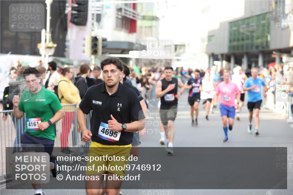 12.06.2026 - Holstenköstenlauf Andreas Tolksdorf http://msf.ph/oto/9746912 12.06.2026 19:49:44 Laufen 4161, 4695 meine-sportfotos.de