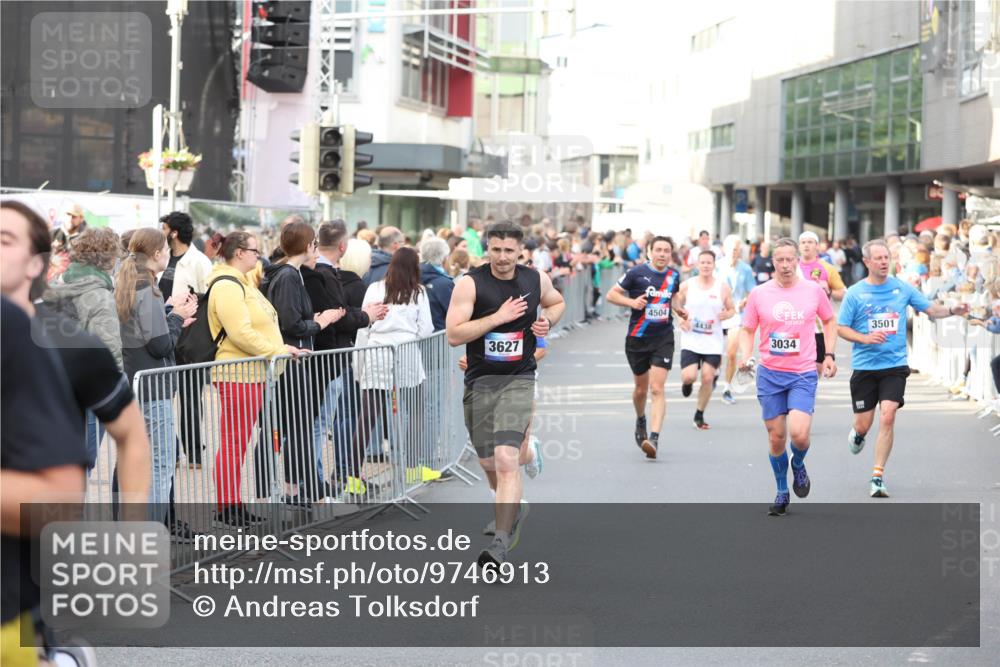 12.06.2026 - Holstenköstenlauf Andreas Tolksdorf http://msf.ph/oto/9746913 12.06.2026 19:49:44 Laufen 3627, 4504, 4438, 2030, 3034, 3501 meine-sportfotos.de
