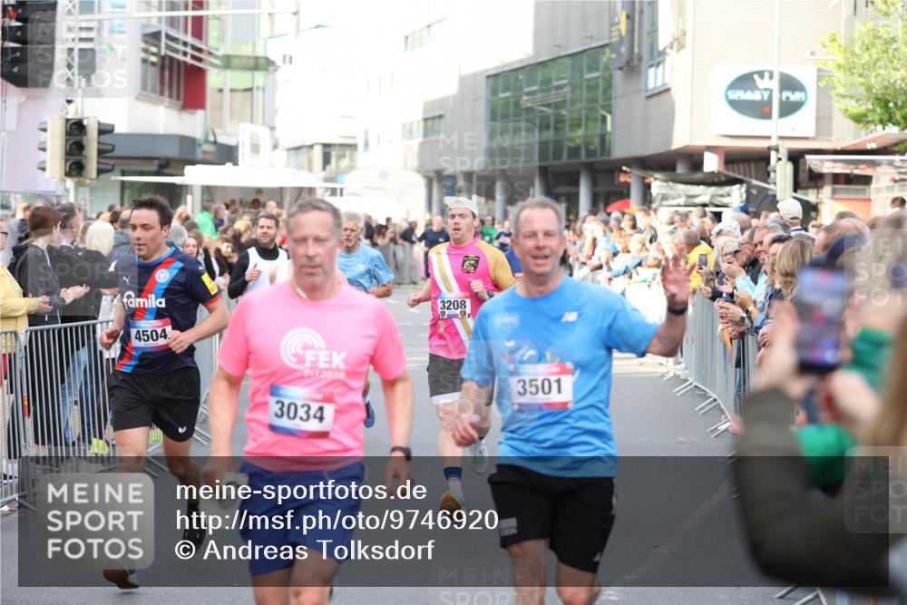 12.06.2026 - Holstenköstenlauf Andreas Tolksdorf http://msf.ph/oto/9746920 12.06.2026 19:49:47 Laufen 13, 4504, 2030, 3034, 3208, 3501 meine-sportfotos.de