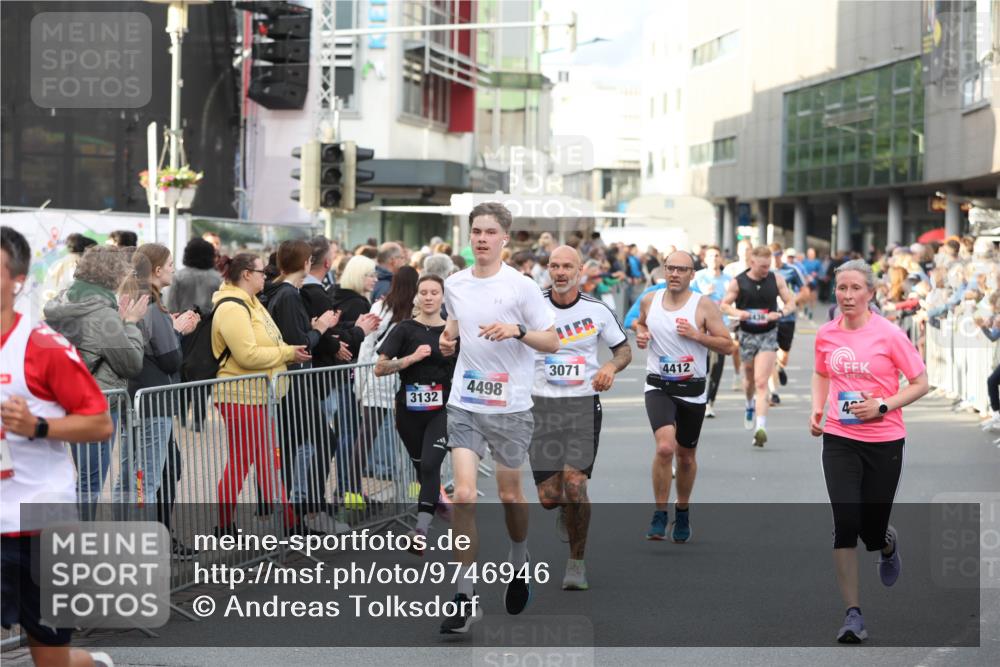 12.06.2026 - Holstenköstenlauf Andreas Tolksdorf http://msf.ph/oto/9746946 12.06.2026 19:50:18 Laufen 1, 3071, 4412, 3132, 4498, 200 meine-sportfotos.de