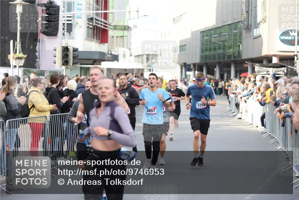 12.06.2026 - Holstenköstenlauf Andreas Tolksdorf http://msf.ph/oto/9746953 12.06.2026 19:50:23 Laufen 38, 3657, 804, 3259 meine-sportfotos.de