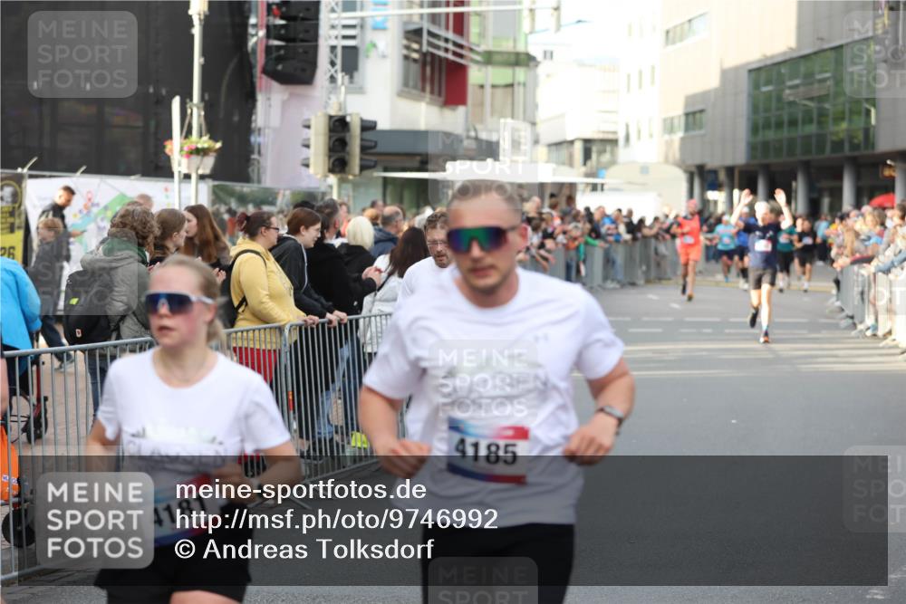 12.06.2026 - Holstenköstenlauf Andreas Tolksdorf http://msf.ph/oto/9746992 12.06.2026 19:50:54 Laufen 6, 4181, 4185 meine-sportfotos.de