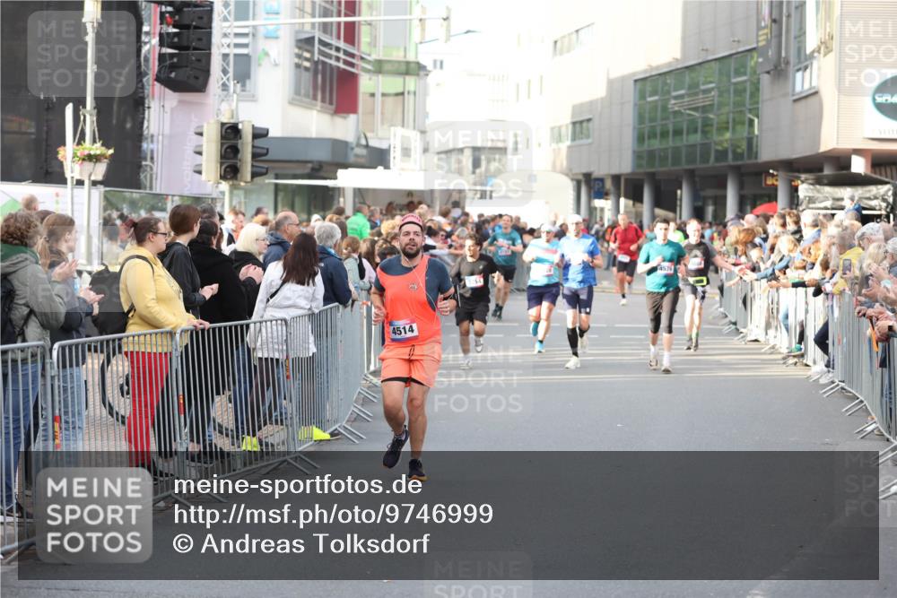 12.06.2026 - Holstenköstenlauf Andreas Tolksdorf http://msf.ph/oto/9746999 12.06.2026 19:51:03 Laufen 4514, 4576 meine-sportfotos.de